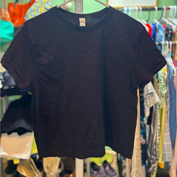 DSG Tops - DSG Essential Black Tee